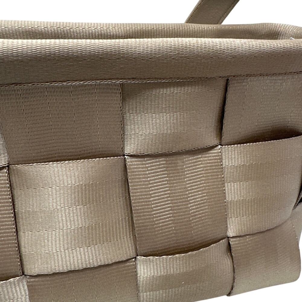 Harveys Seatbelt Bag Small Taupe Tan Shoulder Purse The Original USA - Picture 2 of 9